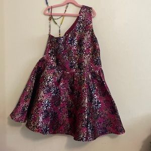 Brailey Rae beautiful one shoulder dress Ideal for Christmas parties